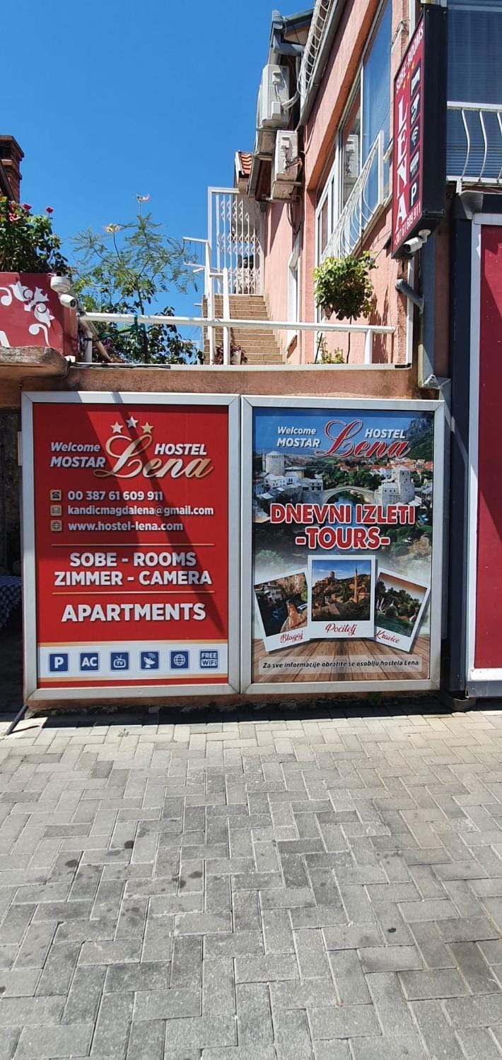 Apartments and rooms Lena Hostel in Mostar