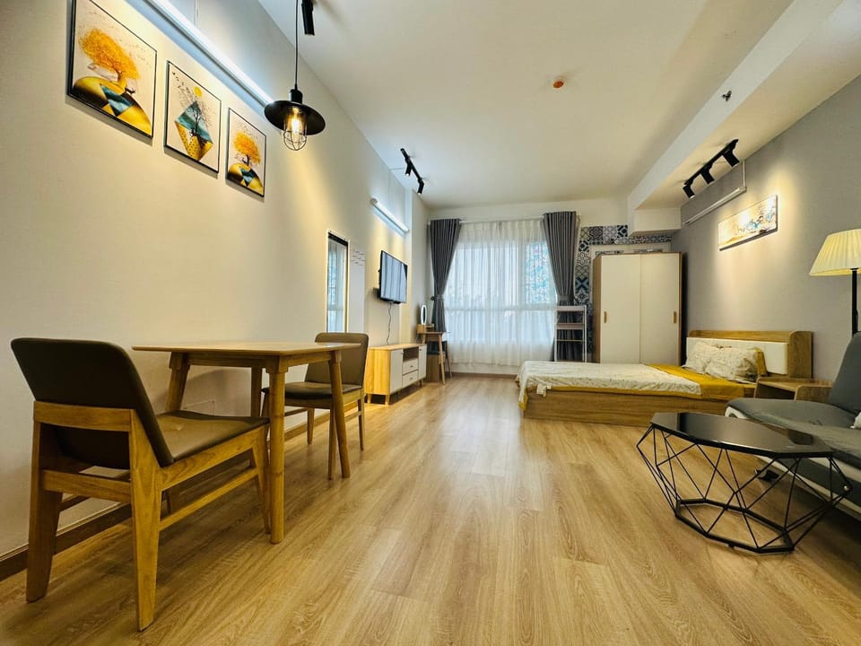 CHARMINGTON LA POINTE - LUXURY APARTMENT DISTRICT 10 Apartment in Ho Chi Minh City