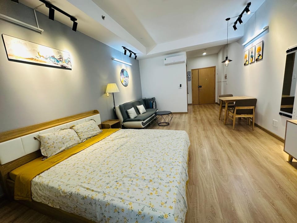 CHARMINGTON LA POINTE - LUXURY APARTMENT DISTRICT 10 Apartment in Ho Chi Minh City