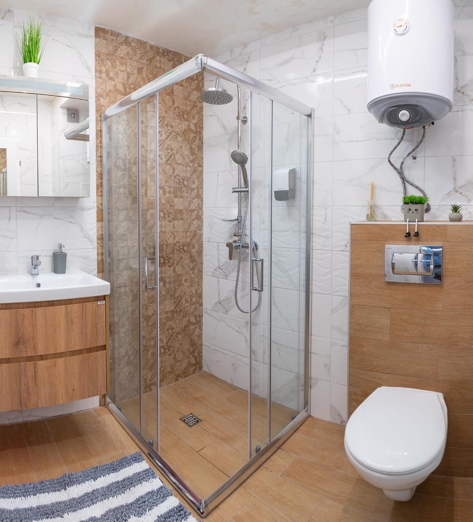 Shower, Toilet, Bathroom