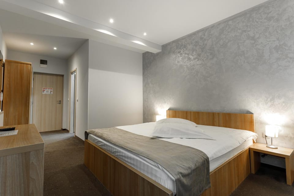 Pensiunea Kristall Tecuci Bed and Breakfast in Moldova