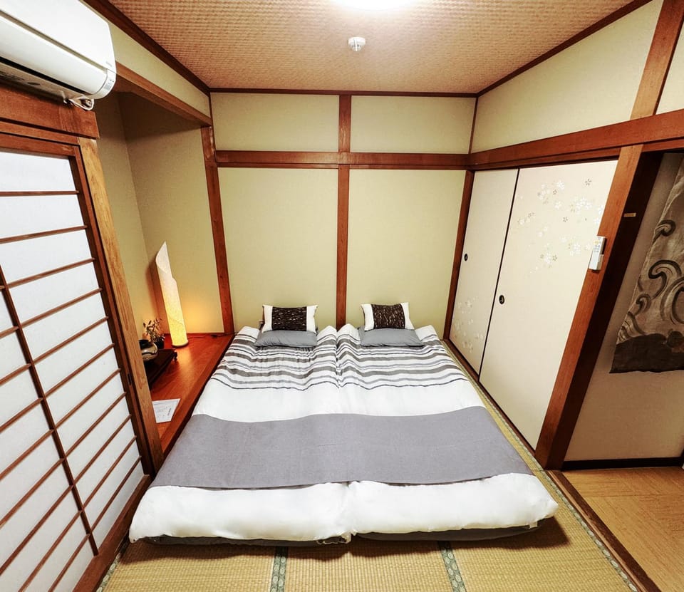 Bed, Photo of the whole room, Bedroom, wardrobe