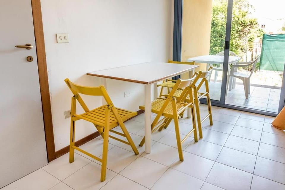 Bilocale con giardino a 100 mt dal mare di Marcelli - M053 Apartment in Marcelli