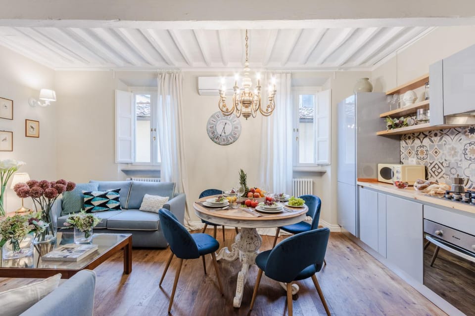 Casa Chiostro, a Central 3 bedrooms Apartment Apartment in Capannori