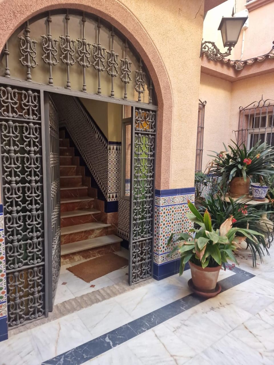 Facade/entrance