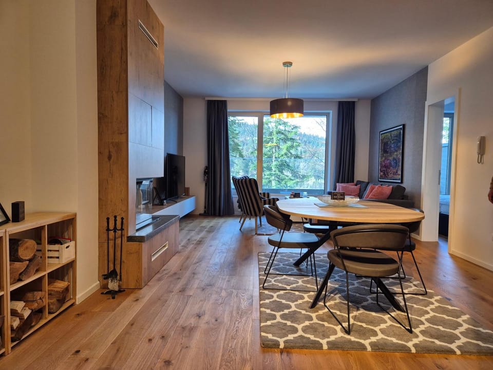 Living room, Dining area
