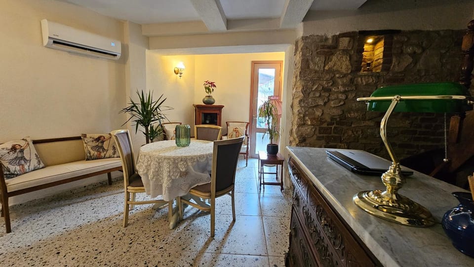 Lobby or reception, Seating area