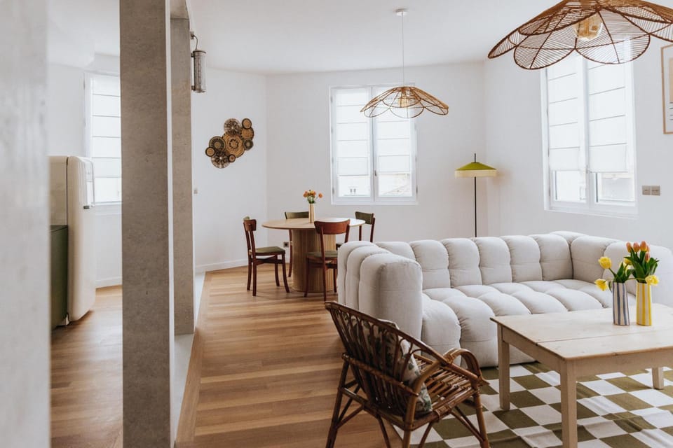 Living room, Seating area, Dining area