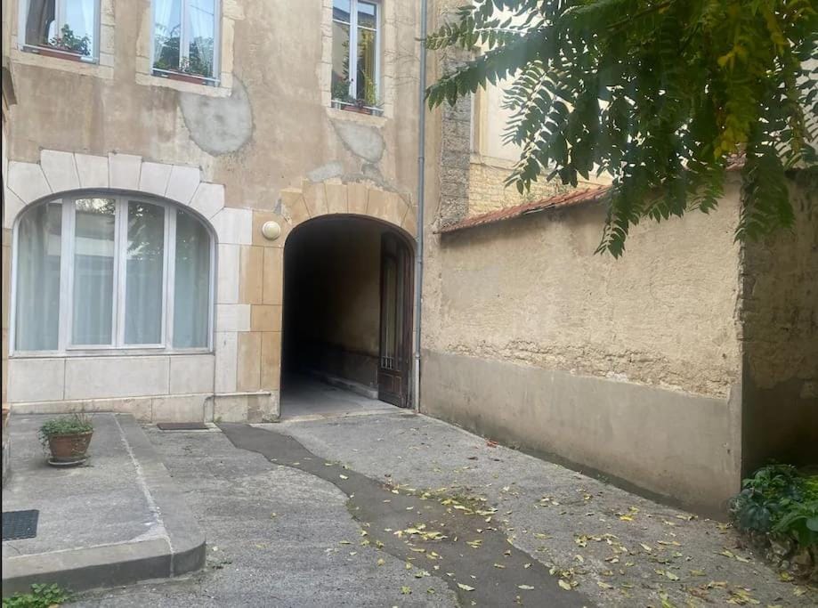 Dijon Studio *Balnéo du Condorcet* Apartment in Dijon