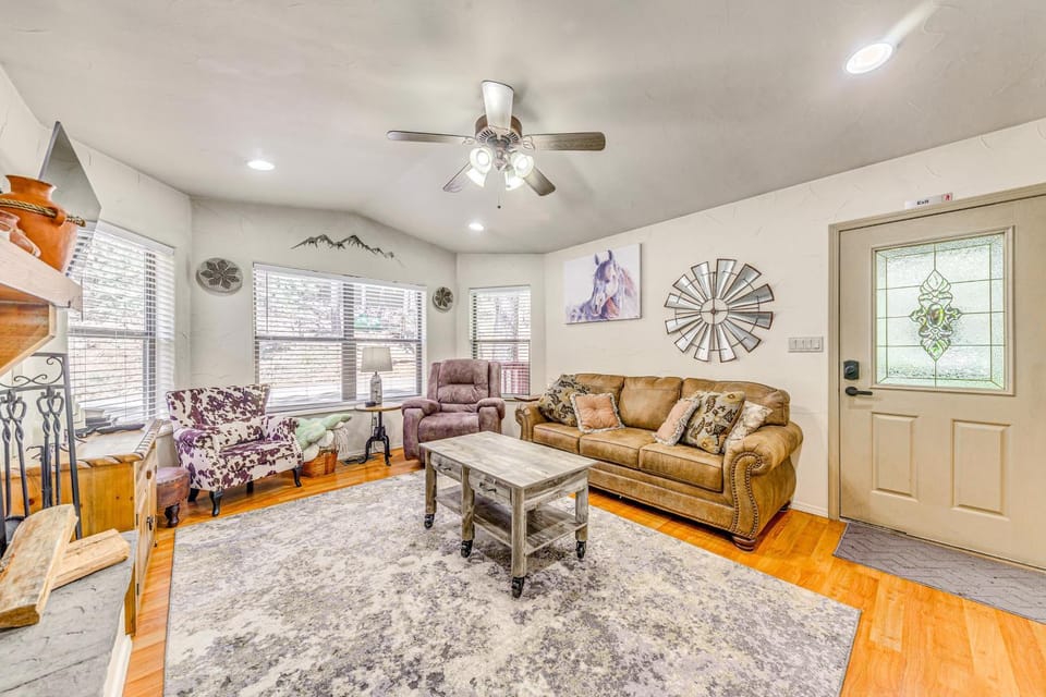 Ruidoso Cabin Rental w/ Hot Tub: Near Midtown! Cabin in Ruidoso