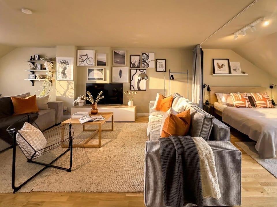 Bed, Living room, Seating area, Bedroom