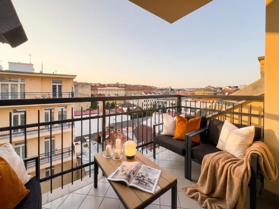 Property building, Day, View (from property/room), Balcony/Terrace, City view