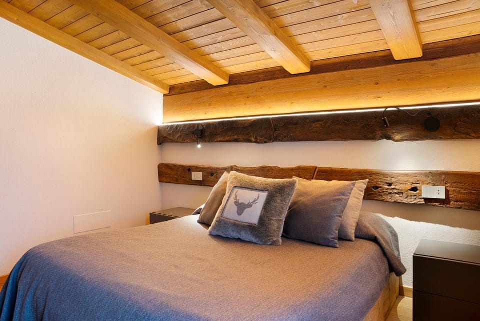 Property building, Living room, Bedroom