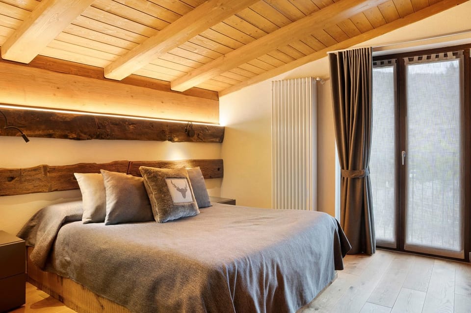 Property building, Living room, Bedroom