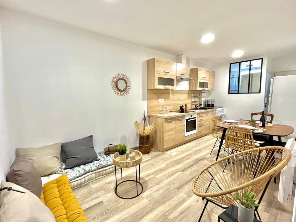 Living room, kitchen