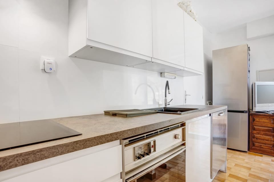 Kitchen or kitchenette, Living room