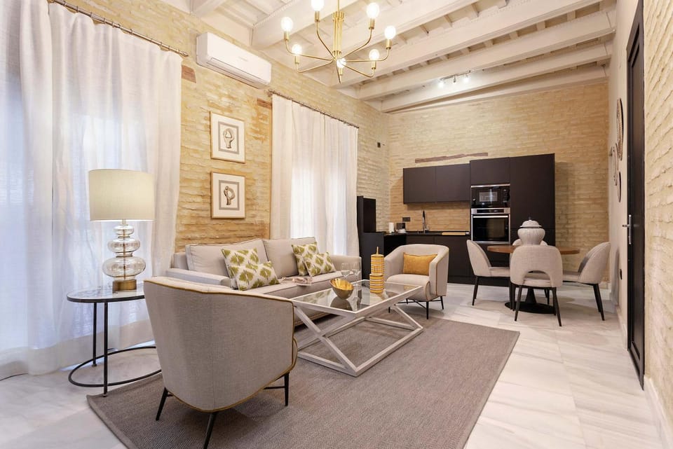 Living room, Seating area, Dining area, microwave, oven