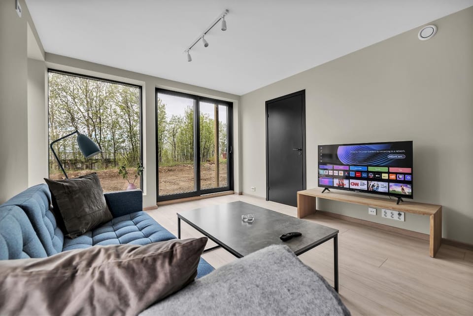 Communal lounge/ TV room, TV and multimedia, Living room