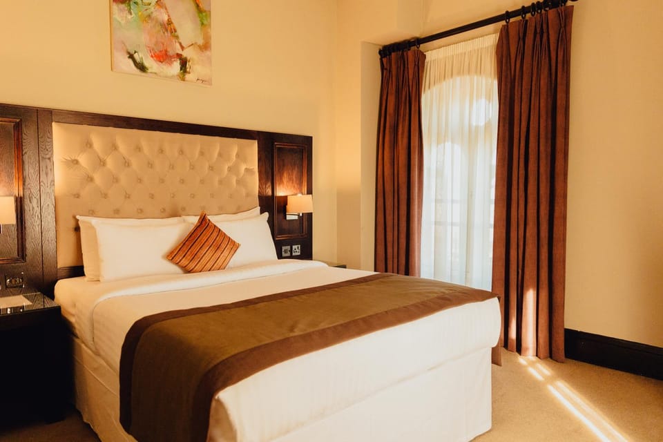 Bed, Other, Photo of the whole room, Decorative detail, Bedroom