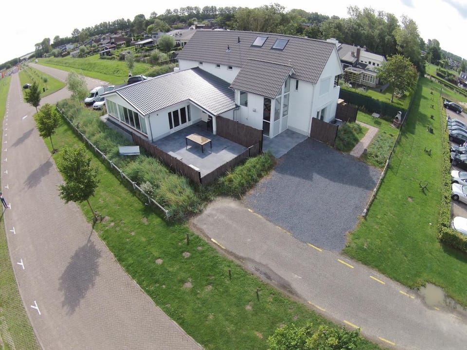 Property building, Bird's eye view, Location, Parking