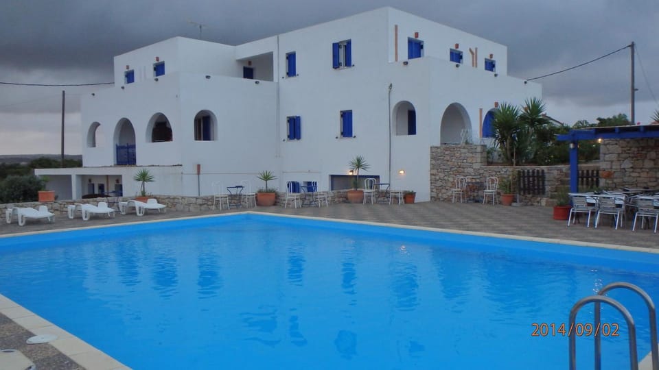 Facade/entrance, Swimming pool, Swimming pool