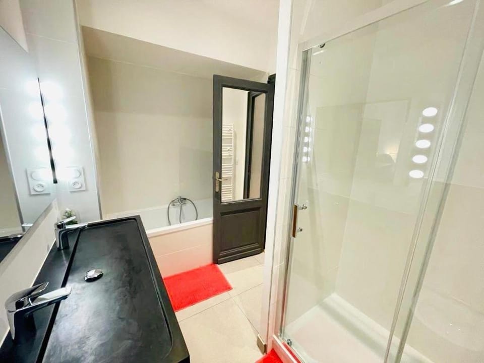 Beaux T2 et T3 climatisés dans le triangle d'or Apartment in Bordeaux