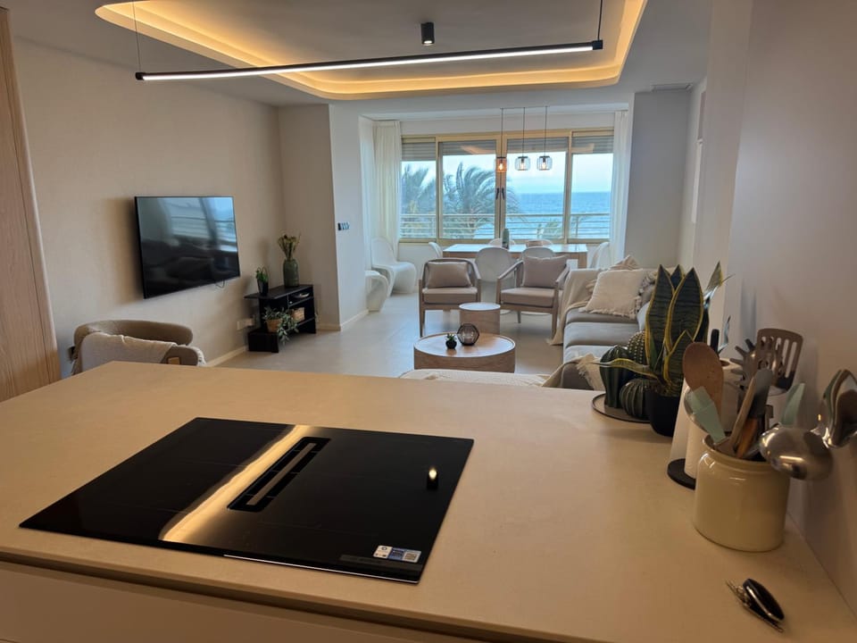 TV and multimedia, Living room, Dining area
