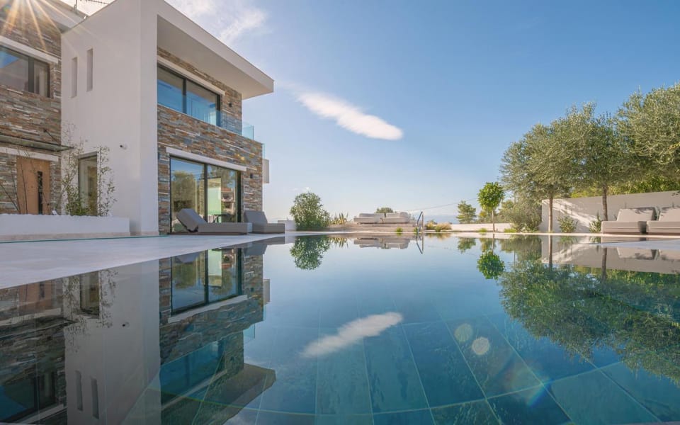 Property building, Day, Pool view, Swimming pool