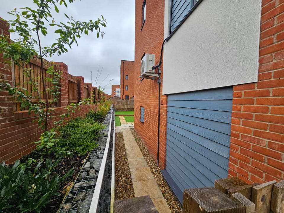 Ipswich - 3 Beds - Sleeps 6 - Private Garden House in Ipswich