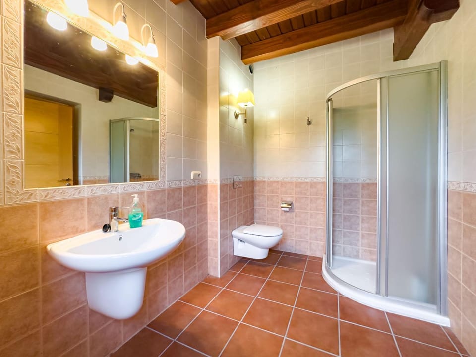 Shower, Toilet, bidet