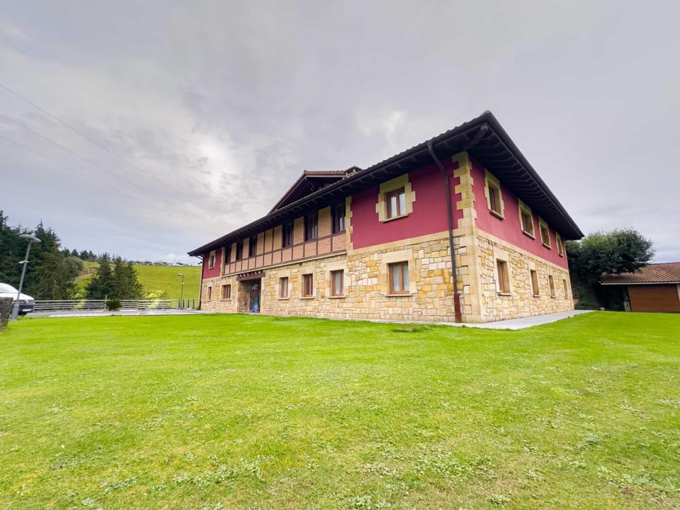 Property building, Day, Natural landscape, Garden, Garden view
