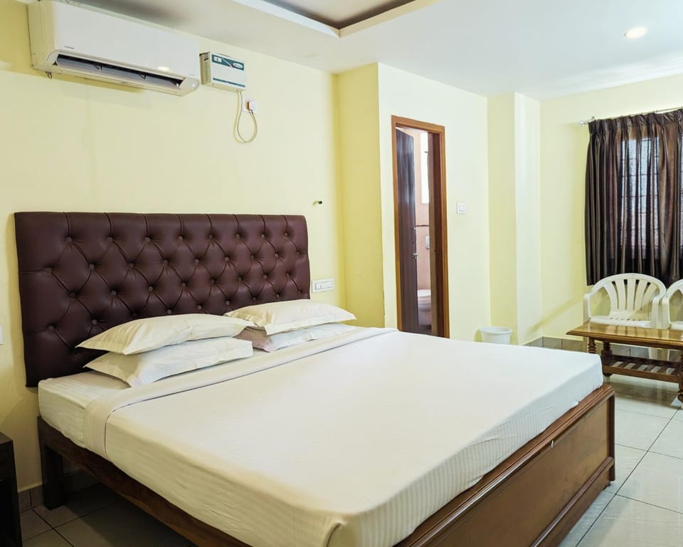 Bedroom, air conditioner