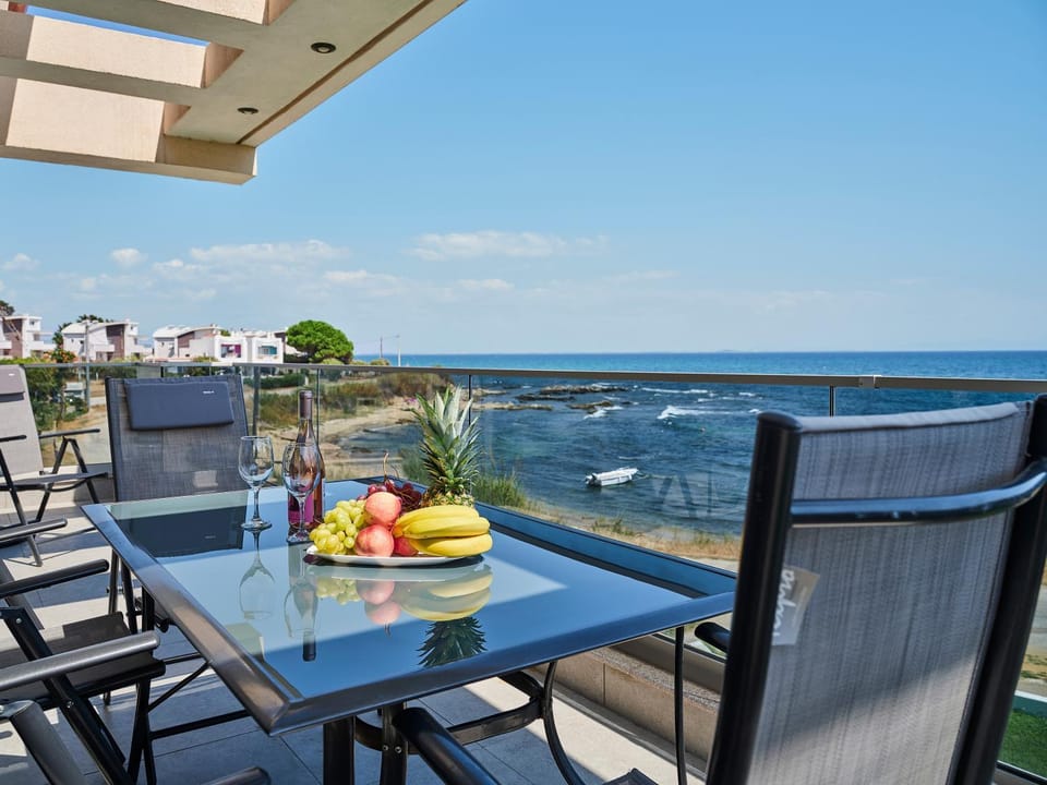 Seating area, Beach, Sea view