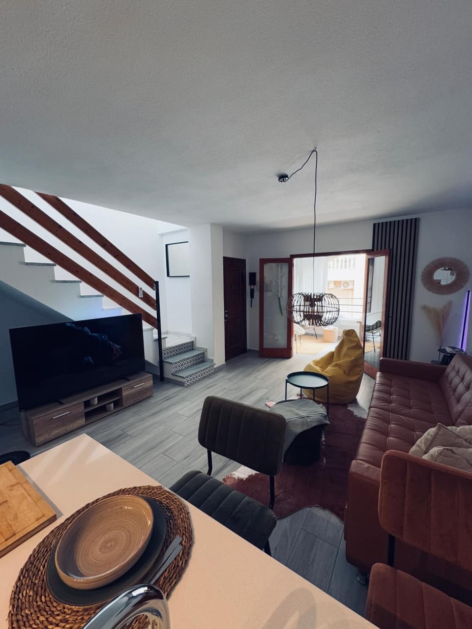 Communal lounge/ TV room, TV and multimedia, Living room, Seating area, Dining area