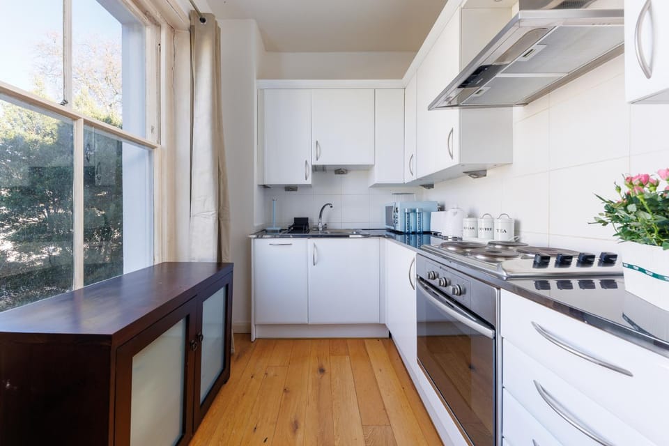 Kitchen or kitchenette, dishwasher, minibar, pet friendly, stove, toaster
