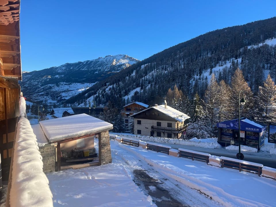 Appartement centre Vars les Claux 150 m des pistes Apartment in Piedmont