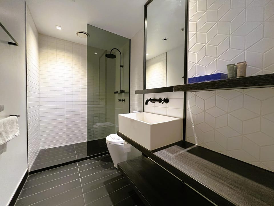 2BR 1 Bath, Dockland, Marvel Stadium, Spacious Apartment in Melbourne