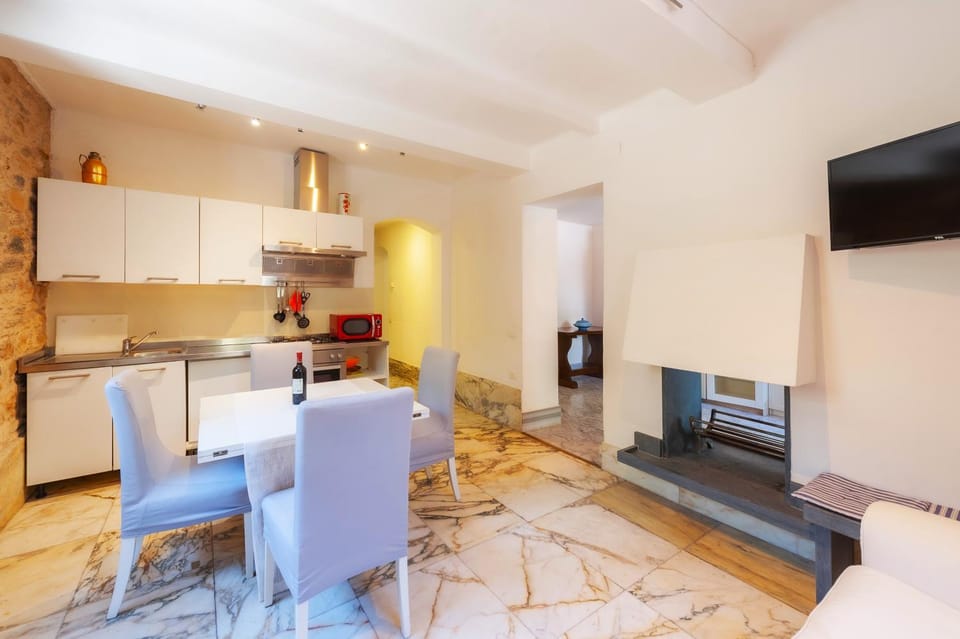 TV and multimedia, Kitchen or kitchenette, Living room, Seating area, Dining area, minibar, pet friendly