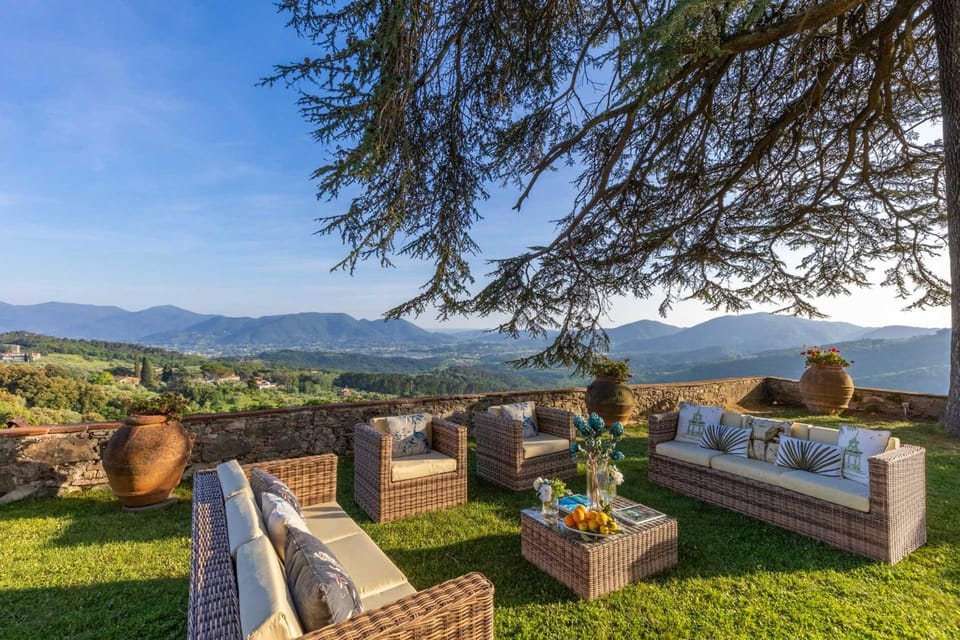 Villa Borbone in Pieve S. Stefano, Lucca Villa in Lucca