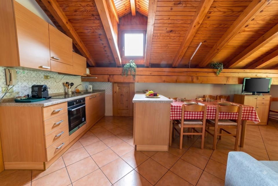 Villa Monari Apartment Riverside Terrace Apartment in Province of Brescia