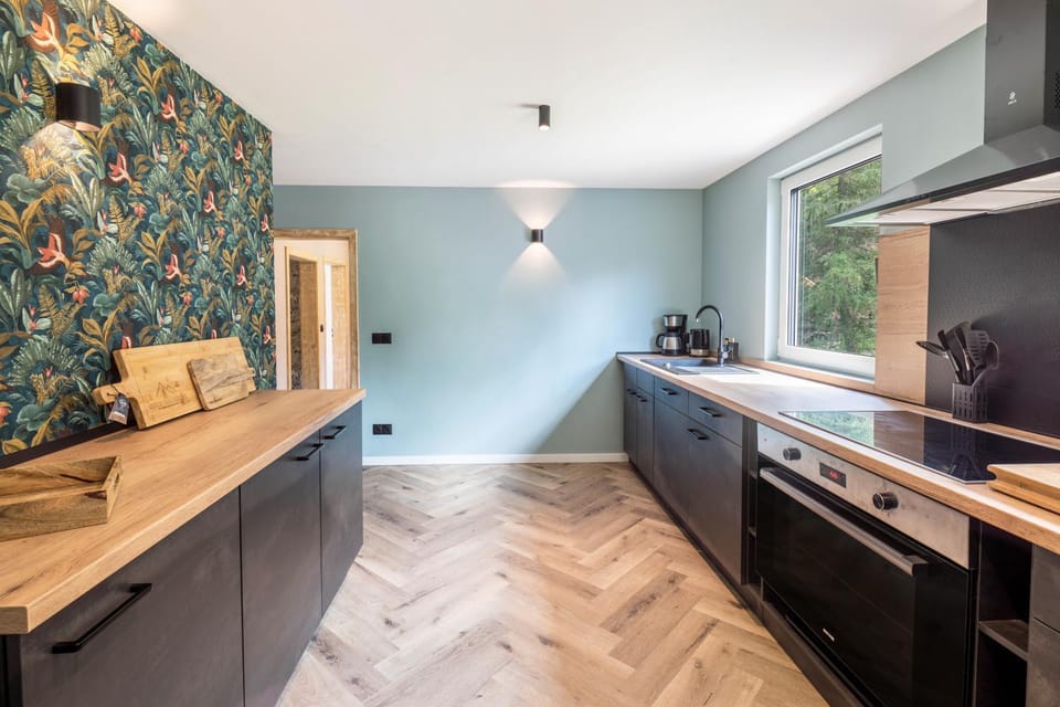 Kitchen or kitchenette, Living room