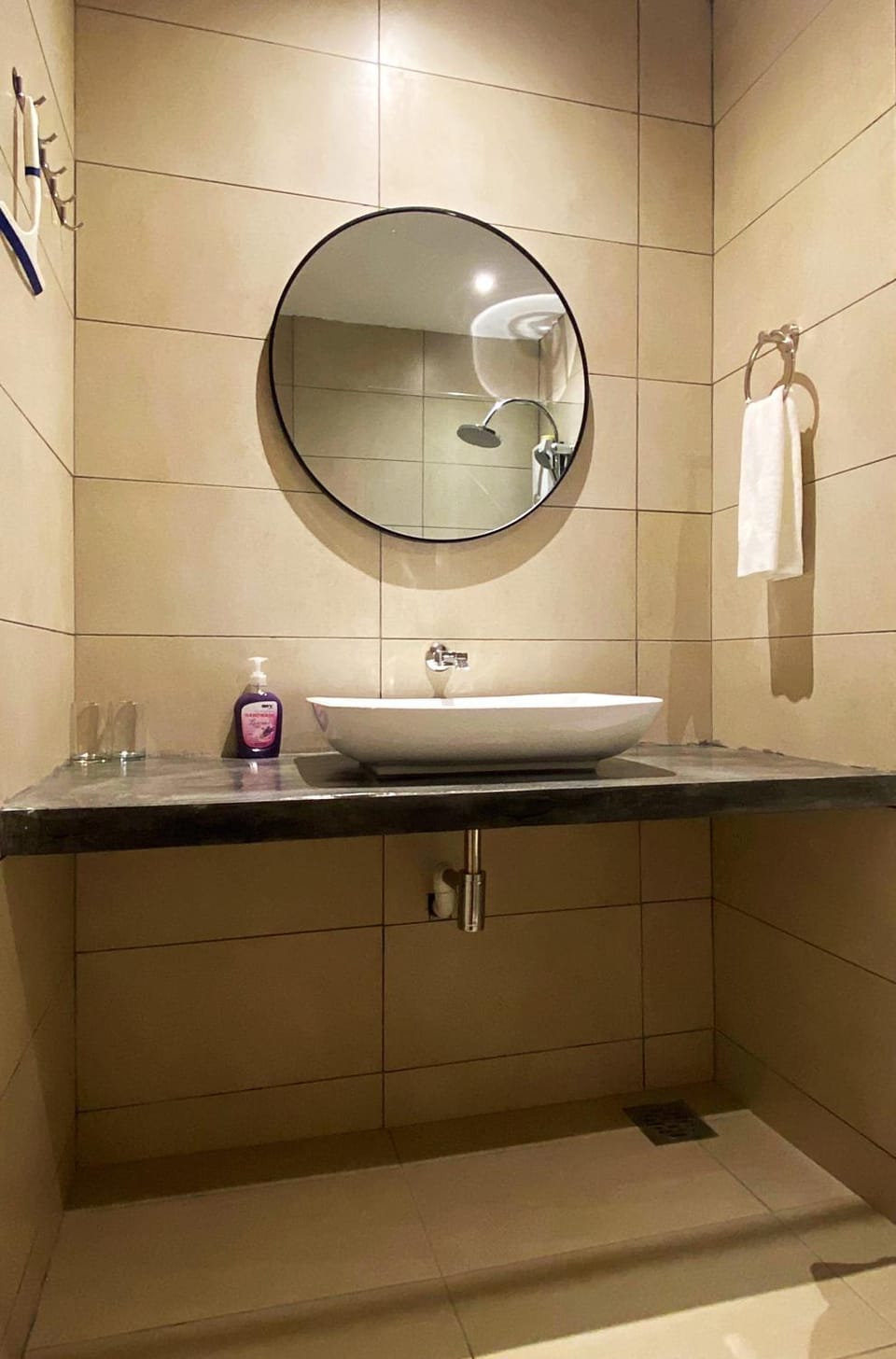 Bathroom, towels