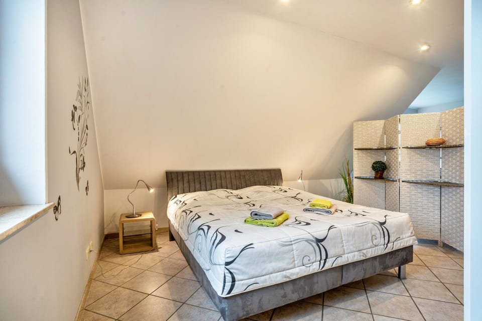 Living room, Bedroom