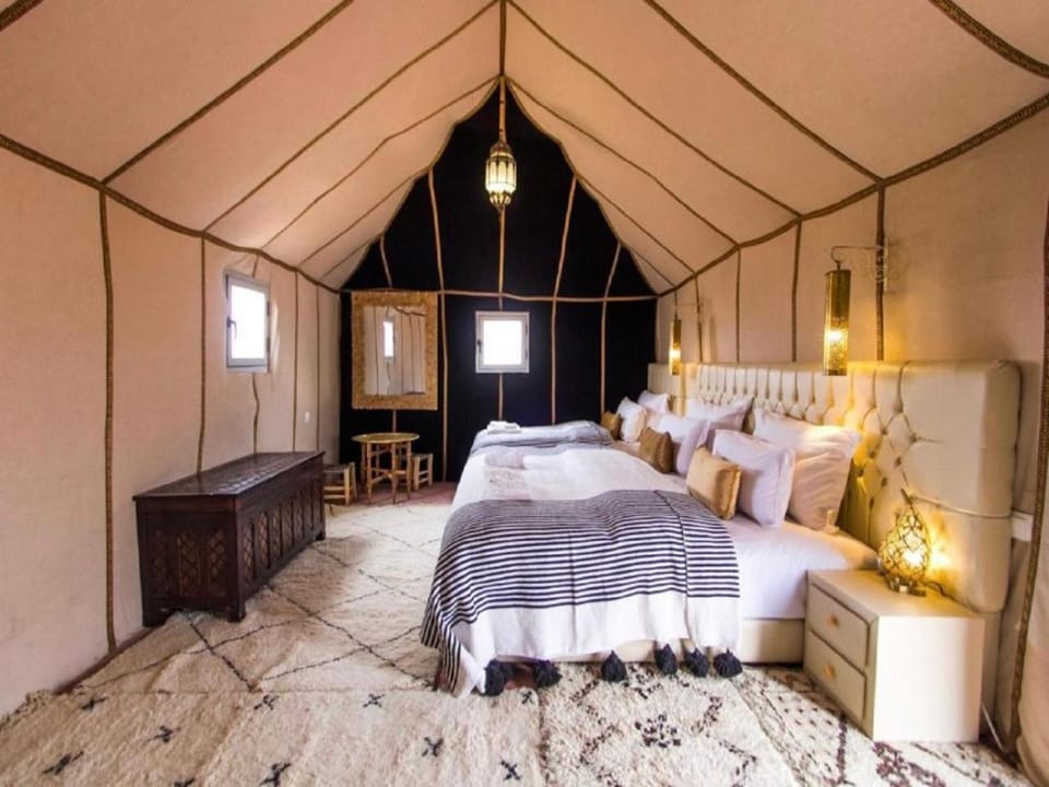 Shower, Bed, Bathroom, View (from property/room), Living room, Photo of the whole room, Bedroom, Sunrise, Sunset