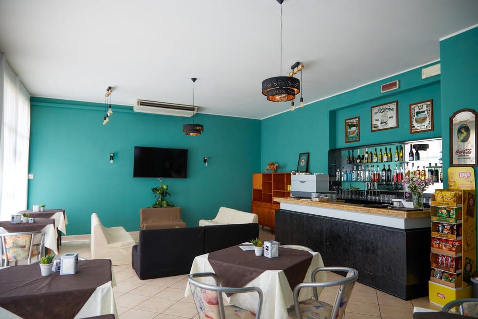 Communal lounge/ TV room