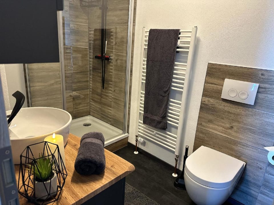 Shower, Toilet, Bathroom
