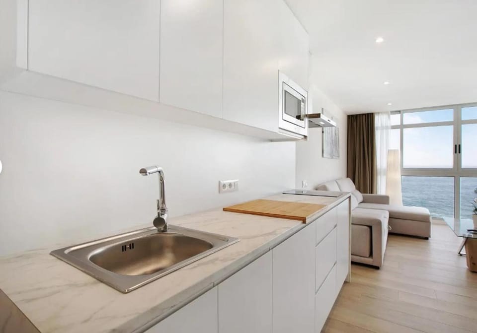 Kitchen or kitchenette, Sea view