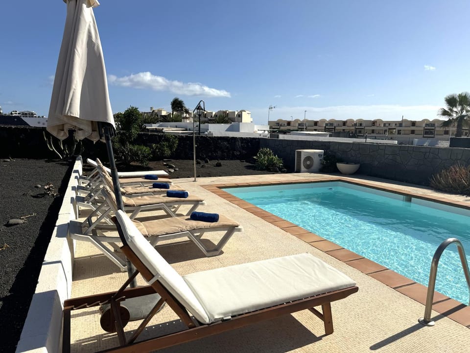Pool view, Swimming pool, sunbed