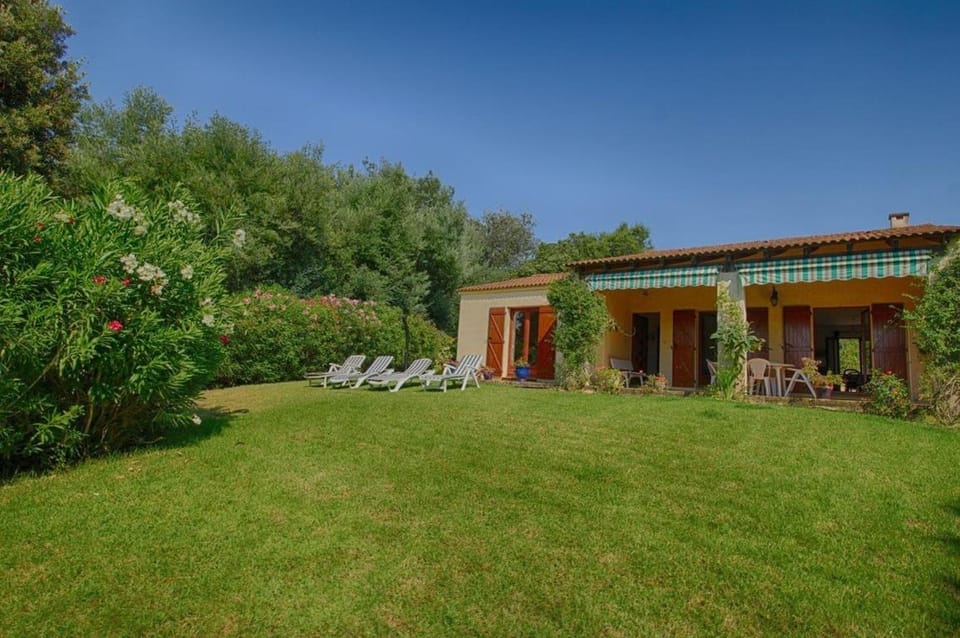 VILLA 200 m de la plage La Liscia TIUCCIA Villa in Corsica
