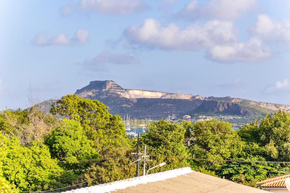 Natural landscape, Balcony/Terrace, Mountain view, Quiet street view